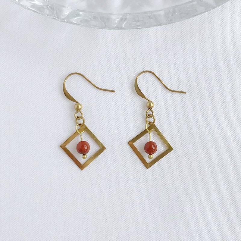 古典小方。天然南紅瑪瑙 黃銅 手作耳環 耳勾 垂墜耳環 避邪 平安 - 耳環/耳夾/耳骨夾 - 水晶 紅色