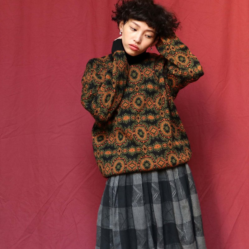 Pumpkin Vintage. Vintage patterned turtleneck pullover sweater - สเวตเตอร์ผู้หญิง - ขนแกะ 