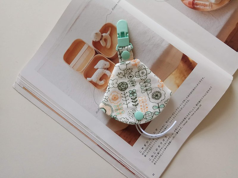 Green flower two-in-one pacifier clip < nipple boot + pacifier clip> dual function - Baby Gift Sets - Cotton & Hemp Green
