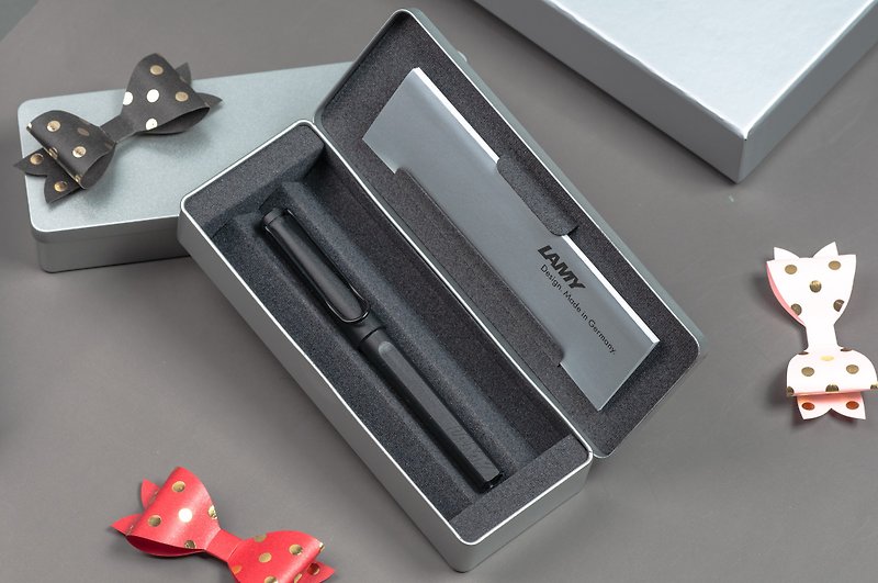 [Thunder Engraved Words] LAMY Pen Type Silver Iron Gift Box/SAFARI - Limited Edition Extremely Black - ไส้ปากกาโรลเลอร์บอล - พลาสติก สีดำ