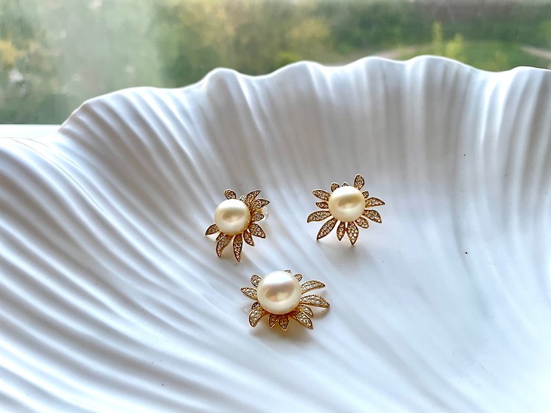 Sunflower Natural Seawater Pearl South Sea Gold Beads Silver Earrings Pendant Set - สร้อยคอ - ไข่มุก สีทอง
