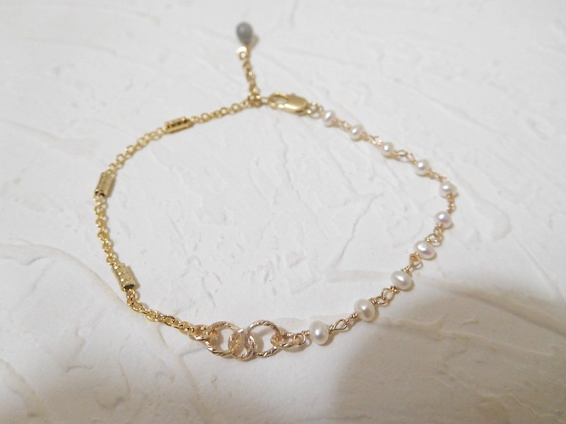 Special alloy small pearl labradorite retro small gold tube bracelet predetermined length can be customized - สร้อยข้อมือ - วัสดุอื่นๆ สีทอง