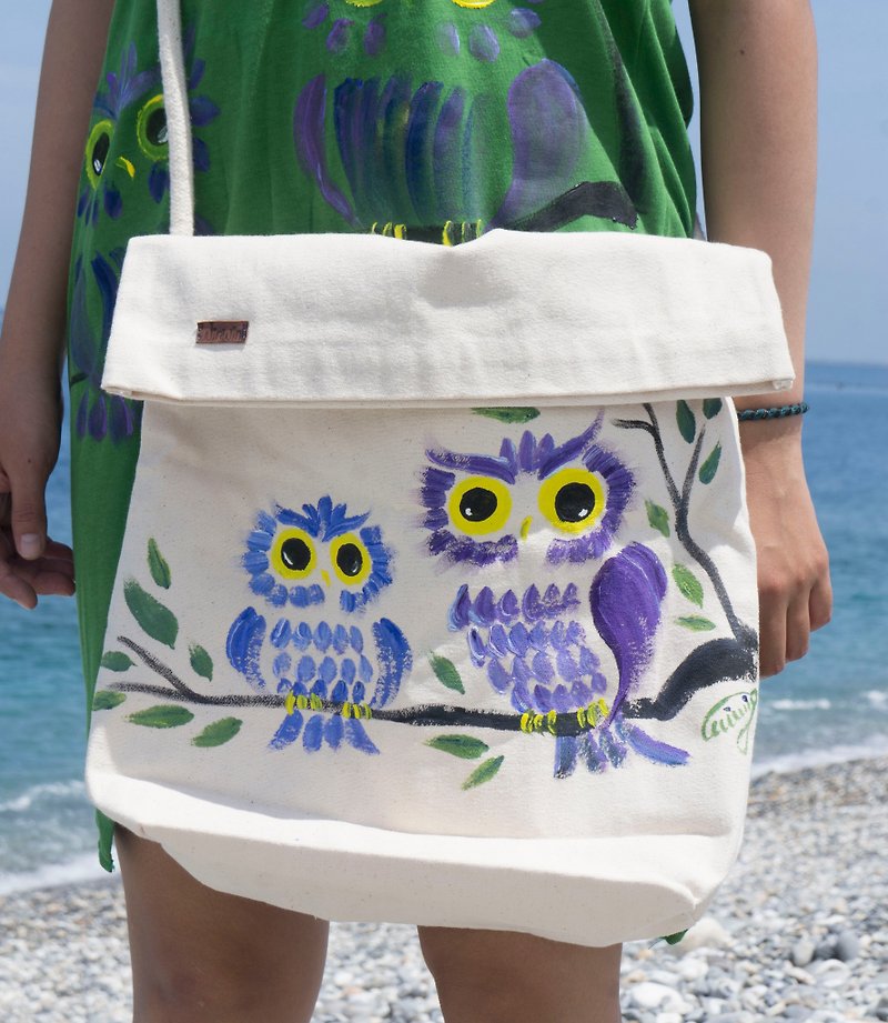 Painted owl Winwing hand-painted side backpack - กระเป๋าแมสเซนเจอร์ - ผ้าฝ้าย/ผ้าลินิน 