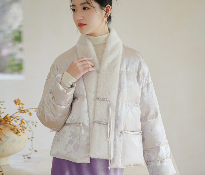 新中式復古中國風 提花毛毛領短款羽絨服外套 - 女上衣/長袖上衣 - 聚酯纖維 銀色