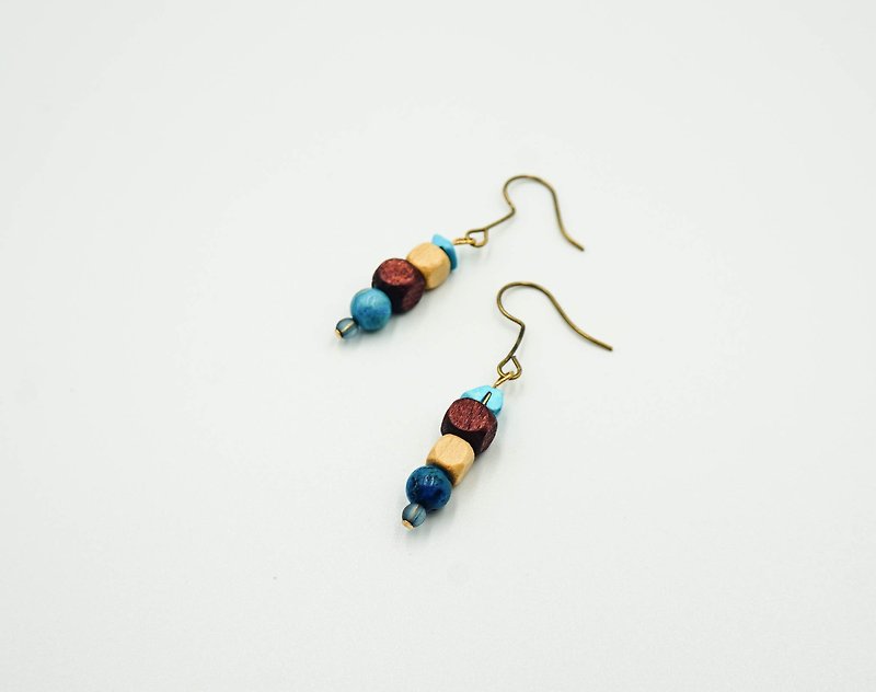 Handmade Earrings - ต่างหู - เครื่องเพชรพลอย สีน้ำเงิน
