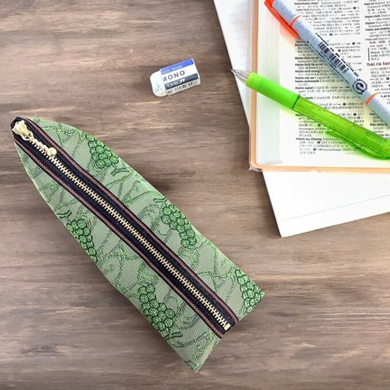 Pen case using muscat pattern tatami edges - กล่องดินสอ/ถุงดินสอ - วัสดุอื่นๆ สีเขียว