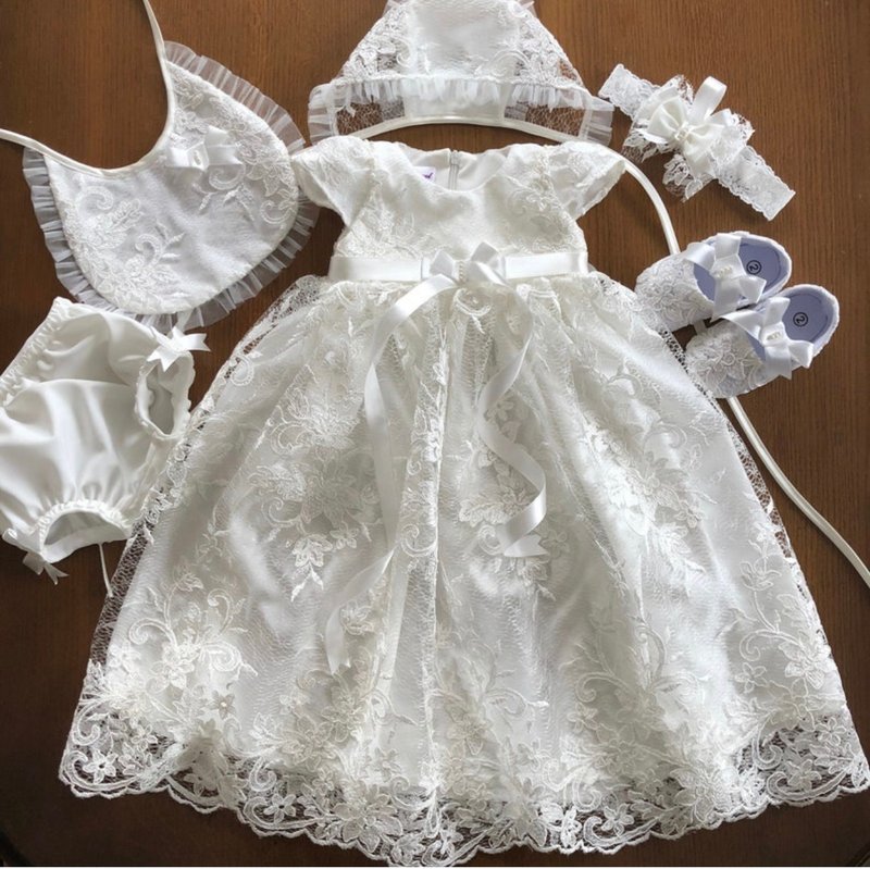 Ivory clothing set for baby girl: dress, bonnet, headband, bib, panties, shoes. - 男/女童禮服 - 其他材質 