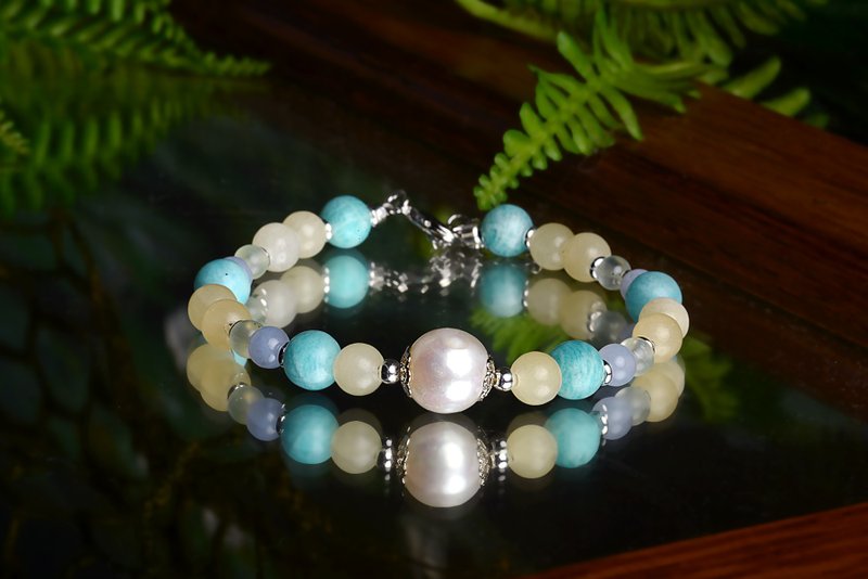 【Shenshan Crystal Mine】Lake surface. Fairy Dance/ Stone/Tridacna/ Stone/Blue Agate - Bracelets - Crystal Blue