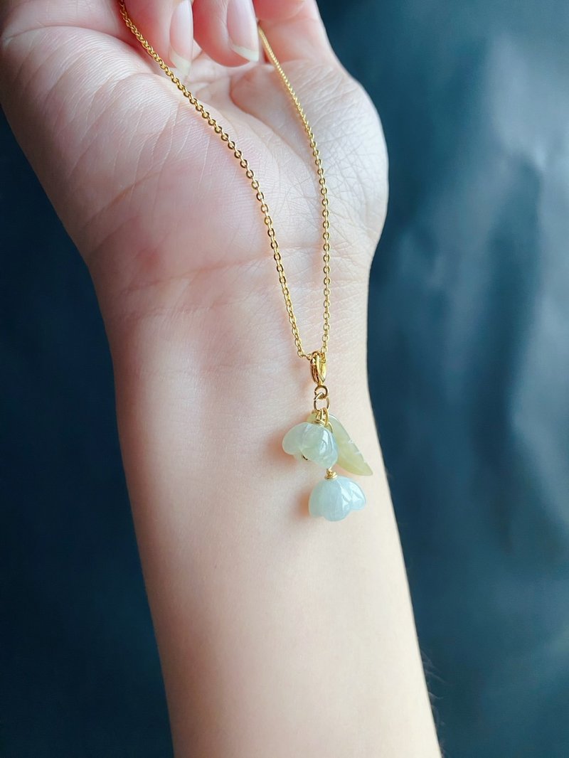 Natural Burmese Jade Jade Osmanthus Jade Leaves Randomly Buckle Drop Necklace Gift Cute Birthday - สร้อยคอ - หยก สีเขียว