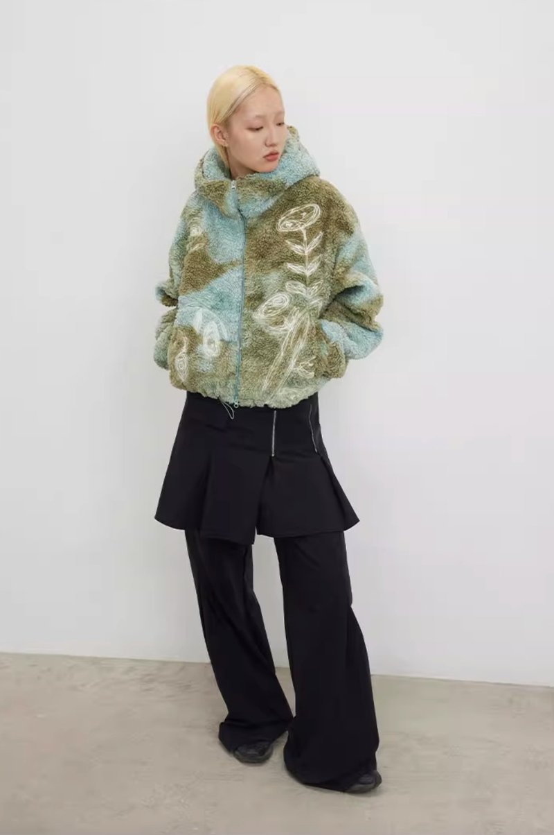Taiji Garden Lamb Coat 太極花園羊羔絨刺繡扎染外套 - 女上衣/長袖上衣 - 其他材質 藍色