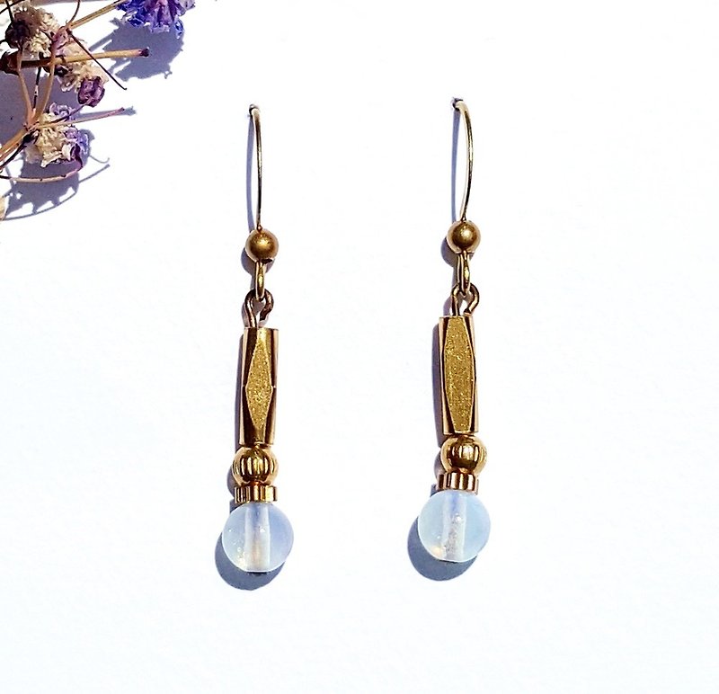 <Geometric moonlight> Opal Bronze earrings minimalist geometry personalized Valentine's Day birthday gift - ต่างหู - ทองแดงทองเหลือง สีเหลือง
