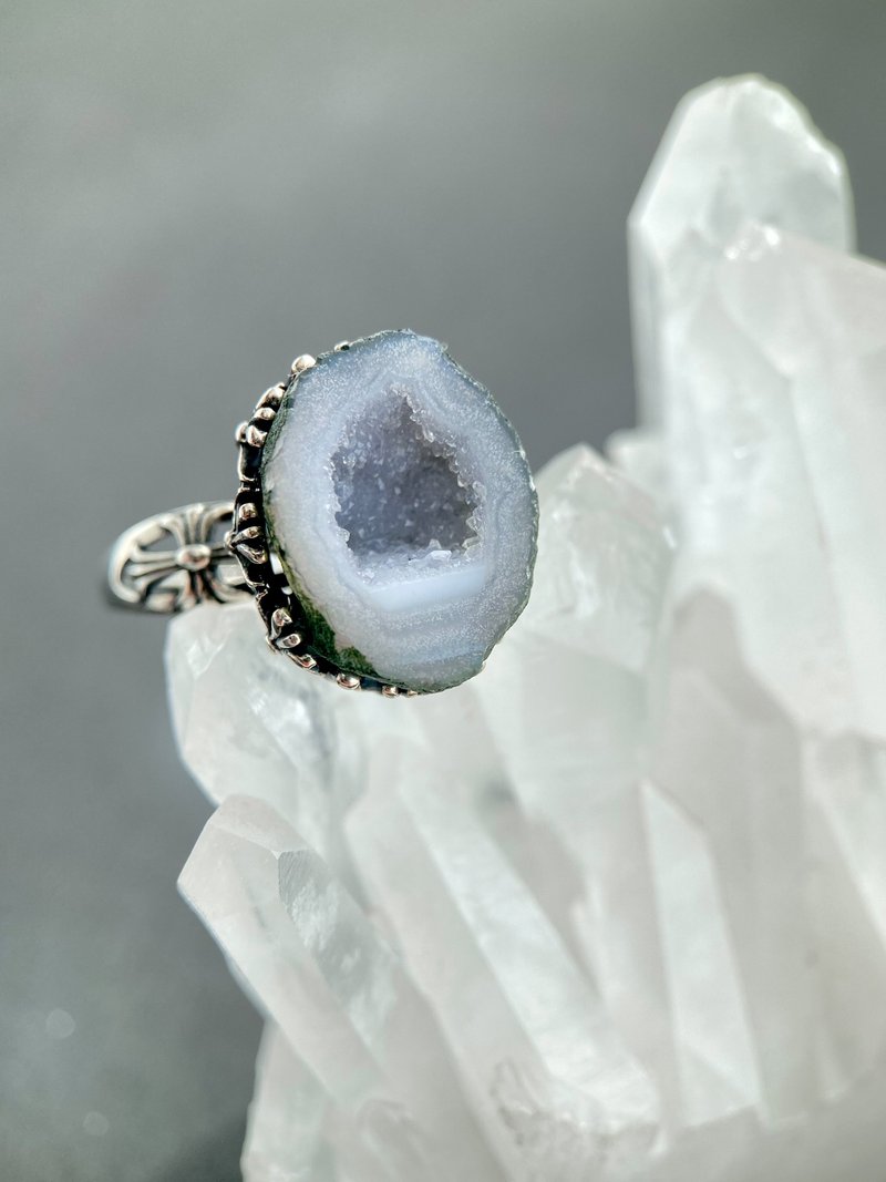 Natural cornucopia crystal cave ring vintage S925 Silver ring with adjustable ring circumference - แหวนทั่วไป - คริสตัล 