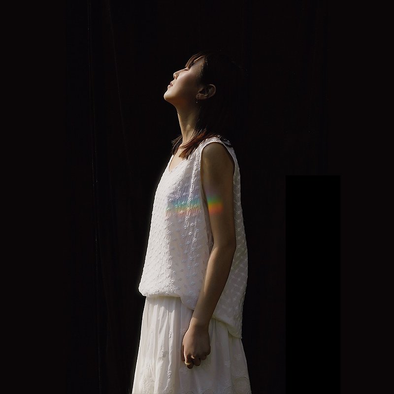 Rose Embroidery Vest - เสื้อกั๊กผู้หญิง - ผ้าฝ้าย/ผ้าลินิน ขาว