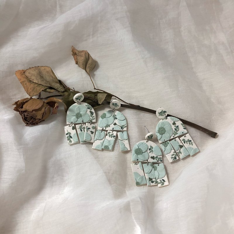 Original handmade soft clay earrings-embossed geometric tassel earrings - ต่างหู - ดินเผา สีเขียว