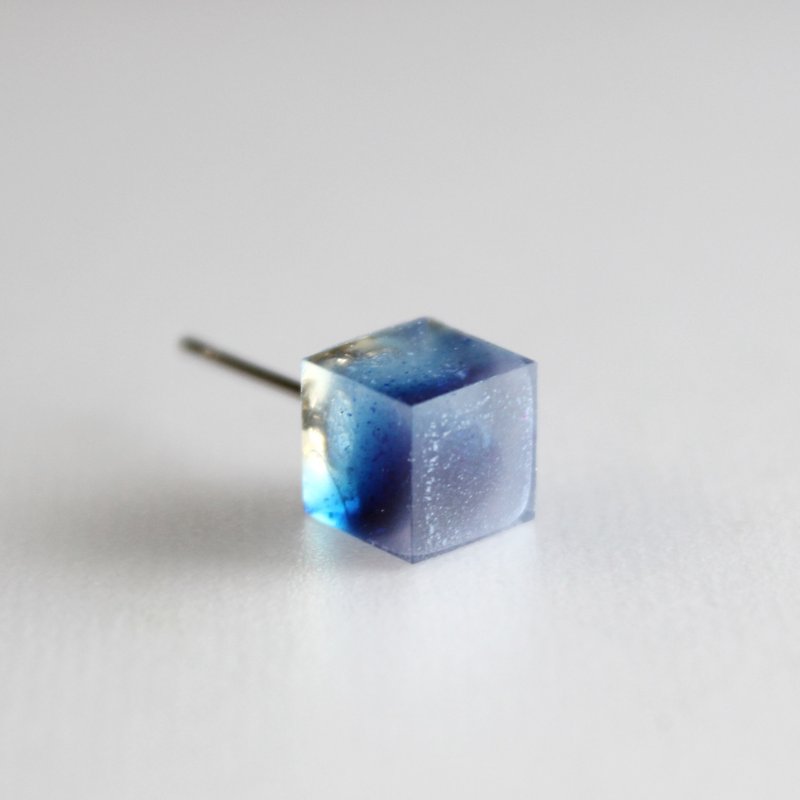 藍色樹脂耳環 / 626 / 正方形 / 老毒藥 Old Poisons - 單隻 - 耳環/耳夾 - 塑膠 藍色
