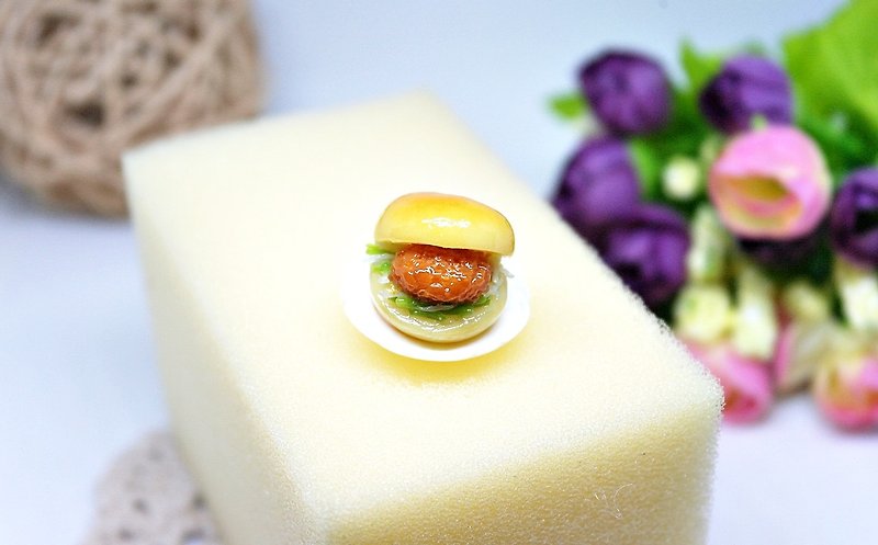 ➽Clay series ＊Lettuce tonkatsu meal bag ＊－Headphone plug series - หูฟัง - ดินเหนียว สีนำ้ตาล