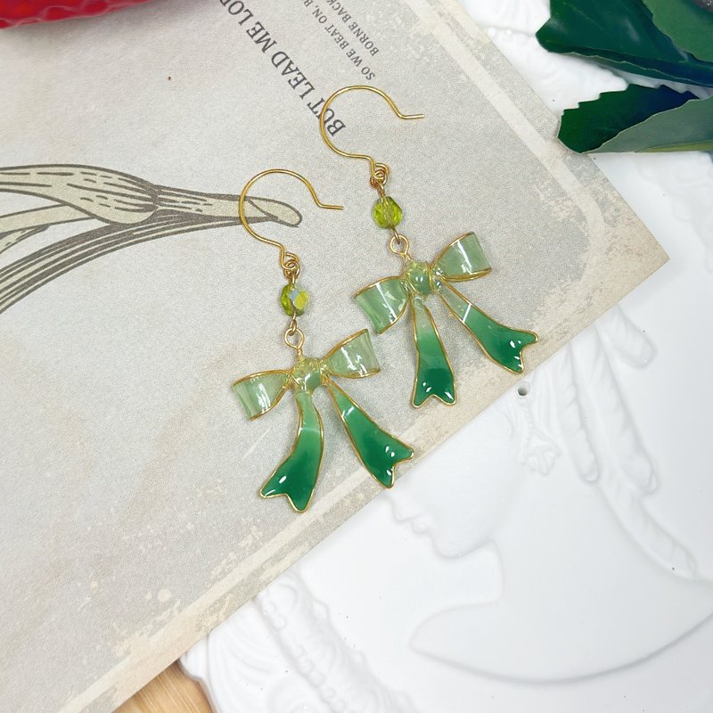 Gradient Green Bow Earrings Pushしliveピアス Hypoallergenic Earrings - ต่างหู - เรซิน สีเขียว