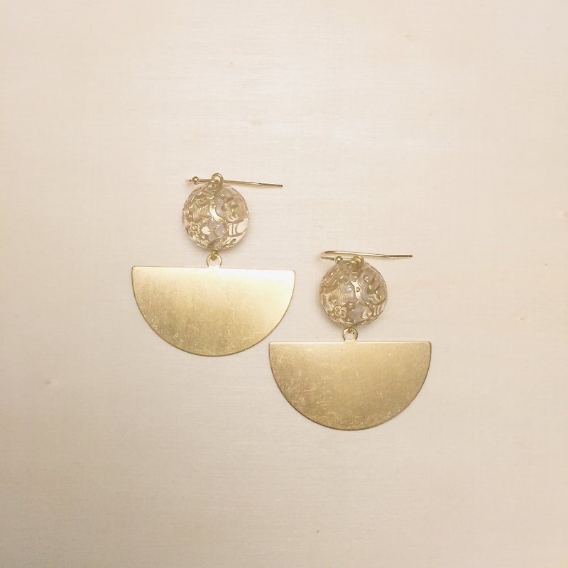 Vintage engraved transparent cross earrings - ต่างหู - เรซิน สีใส