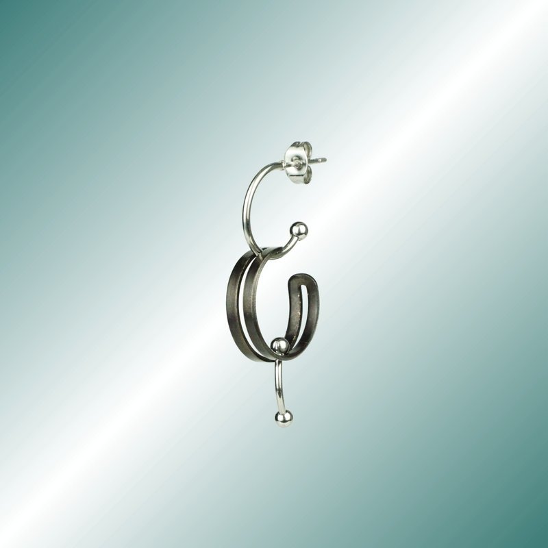 GUNMETAL Gunmetal Series Distressed Cracked Ring Pendant Half Hoop Earrings - ต่างหู - สแตนเลส สีดำ