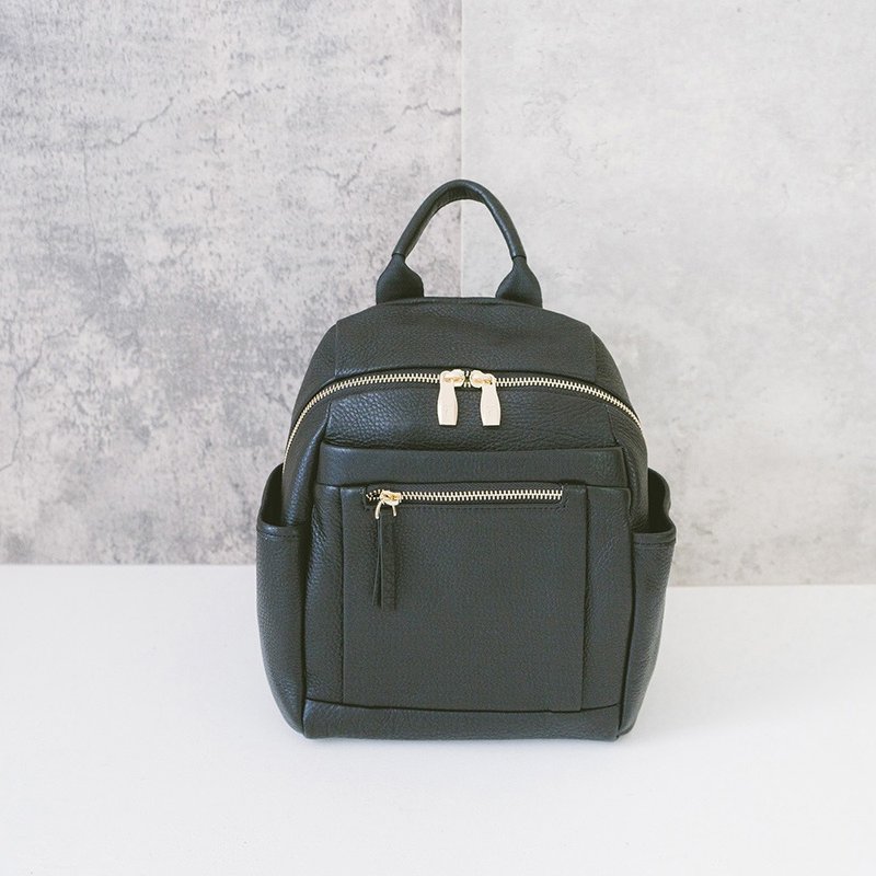 真皮多功能亮眼後背包 X1968 黑 - 後背包/背包/書包 - 真皮 黑色