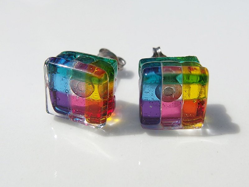 【Rainbow】サンキューガラス(ありがとう【虹】)チタンピアス/イヤリング【金具選べます】【受注制作】 - ピアス・イヤリング - ガラス 多色