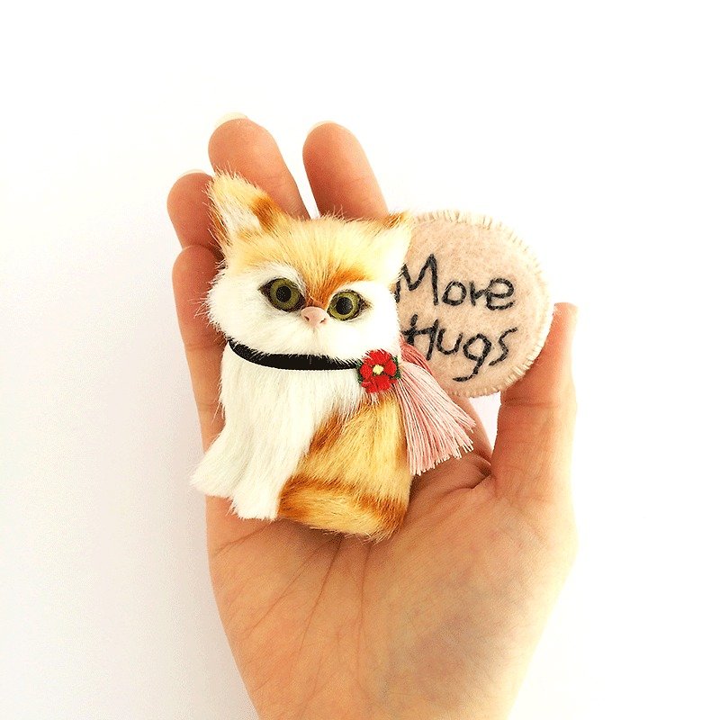 more hugs sitting cat badge / pin - caramel powder system - Brooches - Other Materials Yellow