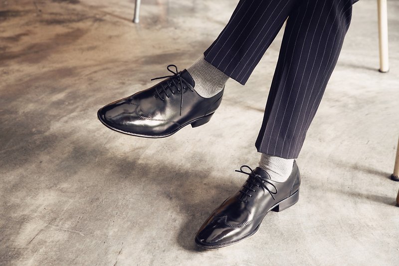 WHOLE-CUT Wing pattern stitching Oxford shoes classic black gentleman shoes wedding shoes leather shoes men - Dress Socks - Genuine Leather Black
