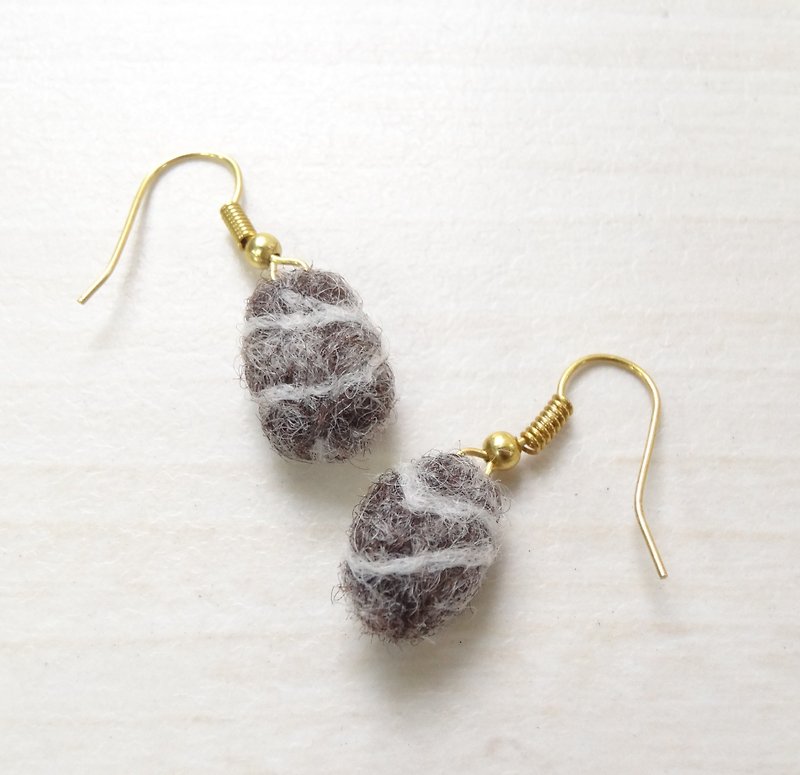 Wool stone earring - ต่างหู - ขนแกะ สีเทา