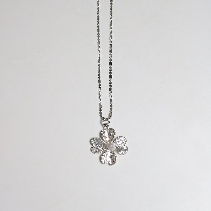 Lucky Series | Pearl Lucky Flower Sterling Silver Necklace - Necklaces - Pearl Silver