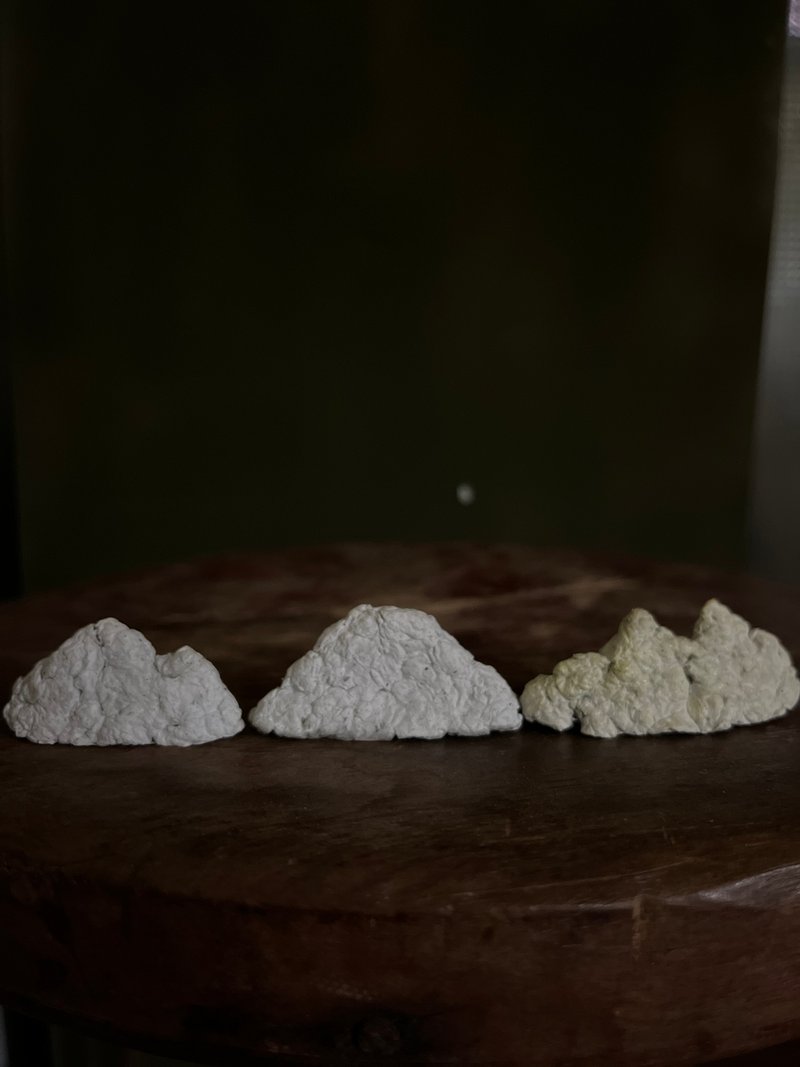 下班之後的小山群 三入組 l 廢紙漿手捏療癒擺飾 - 擺飾/家飾品 - 其他材質 