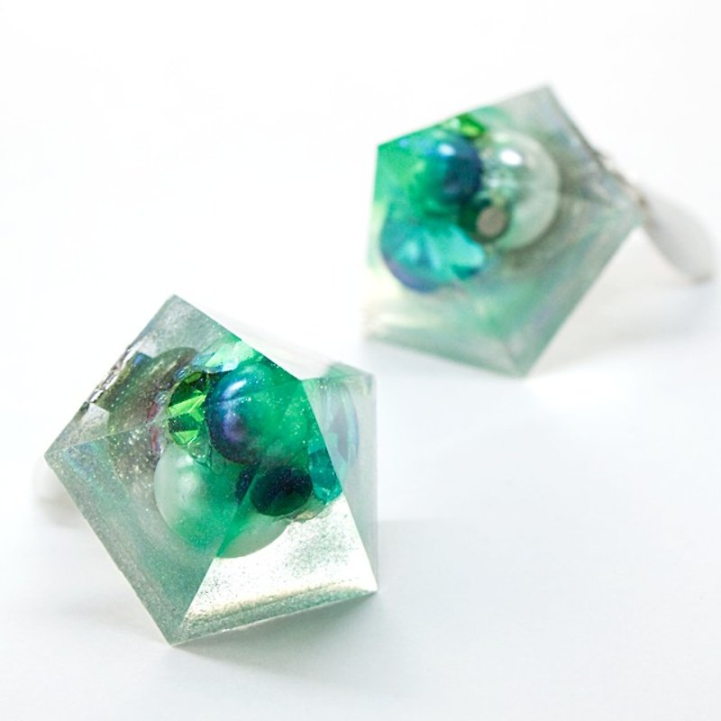 ペンタゴンイヤリング(メロンソーダ界の巨匠) - 耳環/耳夾 - 其他材質 綠色