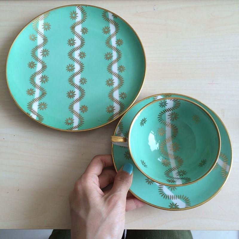 【德國老件瓷具】咖啡杯蛋糕盤三件組 德國巴伐利亞 Schumann瓷器 翠綠波浪描金花紋 Vintage 餐具 - 咖啡杯/馬克杯 - 瓷 綠色