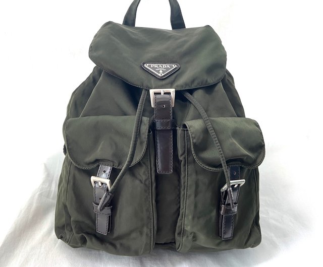 PRADA プラダ Tessuto Backpack ミリタリーグリーン ナイロン バックパック 国内中古 ヴィンテージ - ショップ RARE TO  GO VINTAGE ヴィンテージセレクトショップ リュック・バックパック - Pinkoi