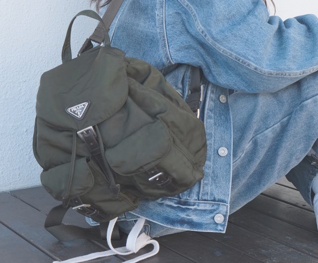 PRADA プラダ Tessuto Backpack ミリタリーグリーン ナイロン バックパック 国内中古 ヴィンテージ - ショップ RARE TO  GO VINTAGE ヴィンテージセレクトショップ リュック・バックパック - Pinkoi