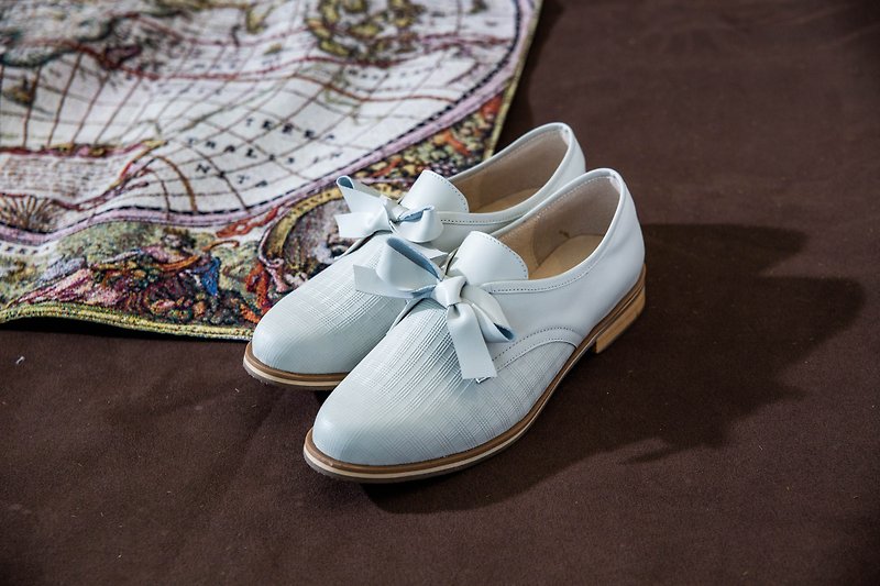 【England Fashion Pattern】Hairpin women's shoes. Cream white - รองเท้าลำลองผู้หญิง - หนังแท้ ขาว