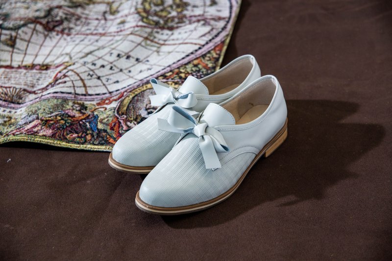 【England Fashion Pattern】Hairpin women's shoes. Cream white - รองเท้าลำลองผู้หญิง - หนังแท้ ขาว