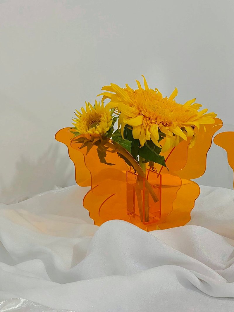 ARTISPACE original design acrylic vase vase decoration - เซรามิก - อะคริลิค สีส้ม