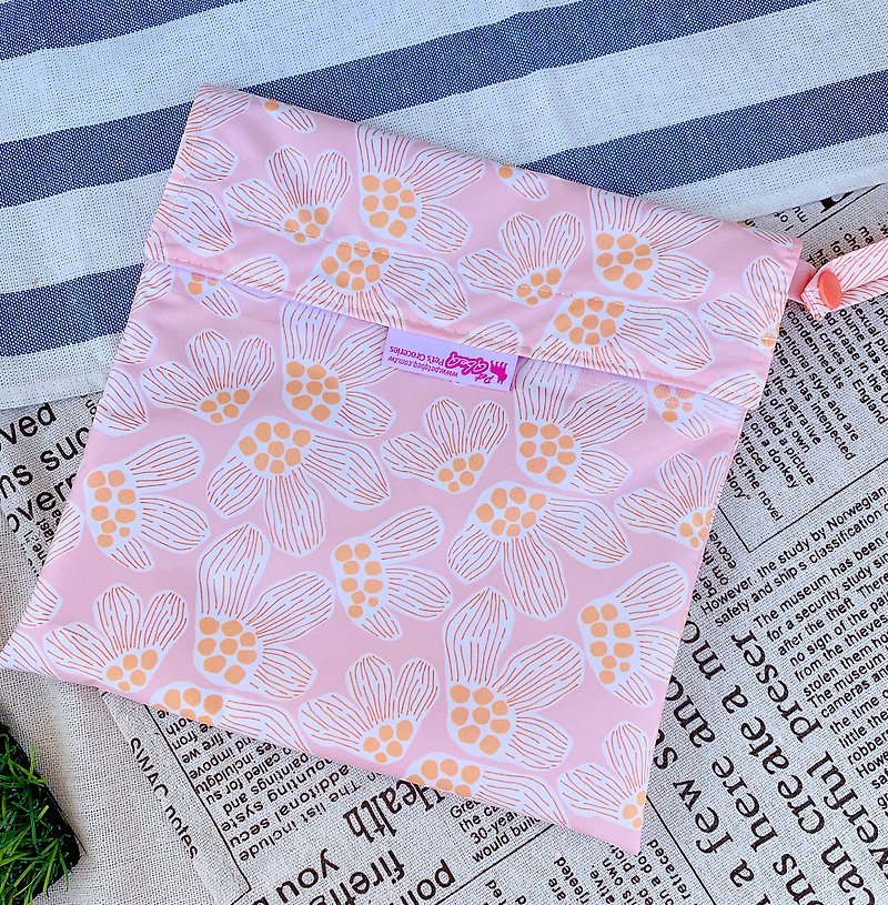 Pink Flower Handmade Food Bag Bag Type Covered Korean Fabric & American Certified Food Fabric - กล่องข้าว - วัสดุอื่นๆ 