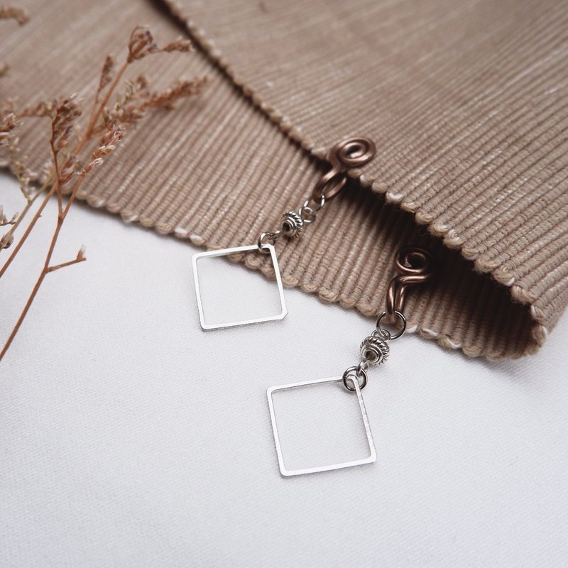 Simple box ear clip earrings / silver - ต่างหู - โลหะ สีเงิน