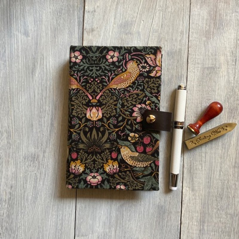 You can change clothes. System Notebook A5 Size (Strawberry Thief William Morris) Bird Pattern - สมุดบันทึก/สมุดปฏิทิน - ผ้าฝ้าย/ผ้าลินิน 