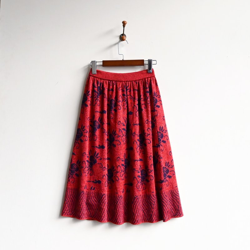 [Egg Plant Vintage] Sun Shadow High Waist Glitter Knitted Vintage Skirt - กระโปรง - ไฟเบอร์อื่นๆ สีแดง