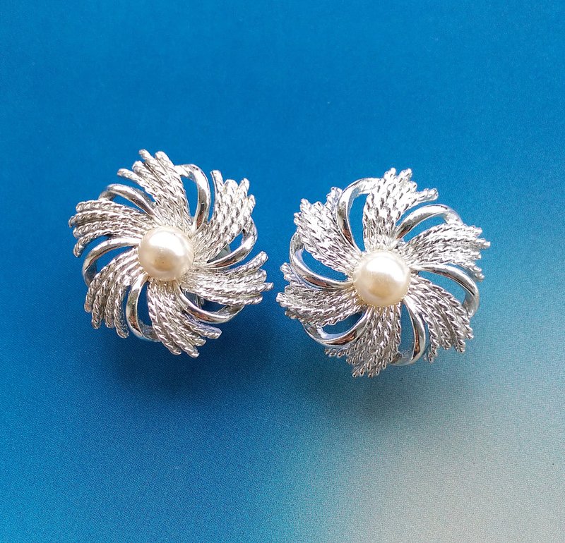 Vintage Jewelry  SARAH COV Silvery Sunburst 夾式耳環 - 耳環/耳夾 - 其他材質 金色