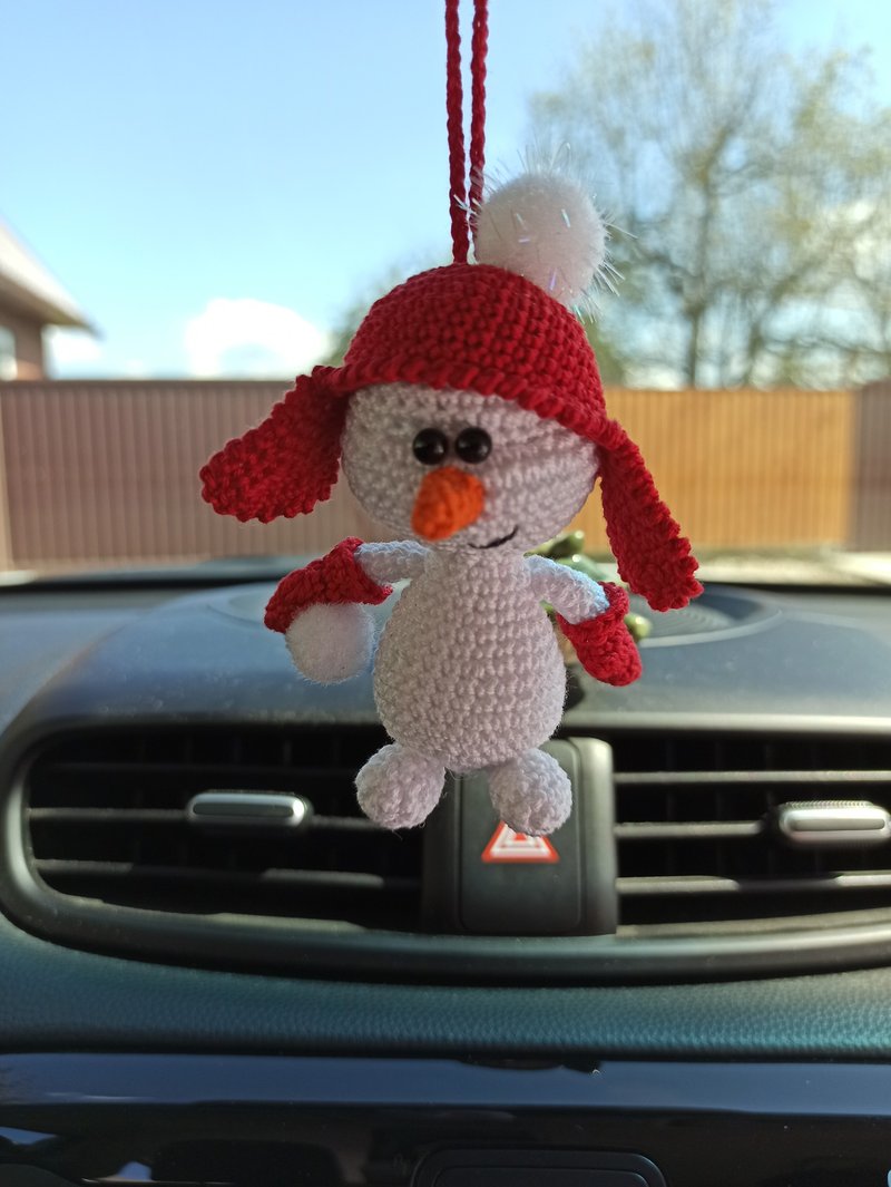 Xmas home decor, Xmas car decoration, Xmas tree ornaments, crochet snowman, - ที่ห้อยกุญแจ - ผ้าฝ้าย/ผ้าลินิน หลากหลายสี