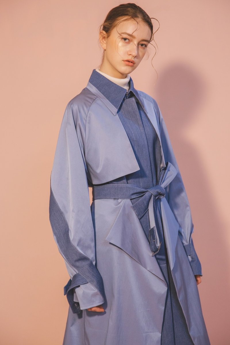Sample Sale / 設計款層次長風衣-藍 - 女裝外套/大衣 - 聚酯纖維 藍色
