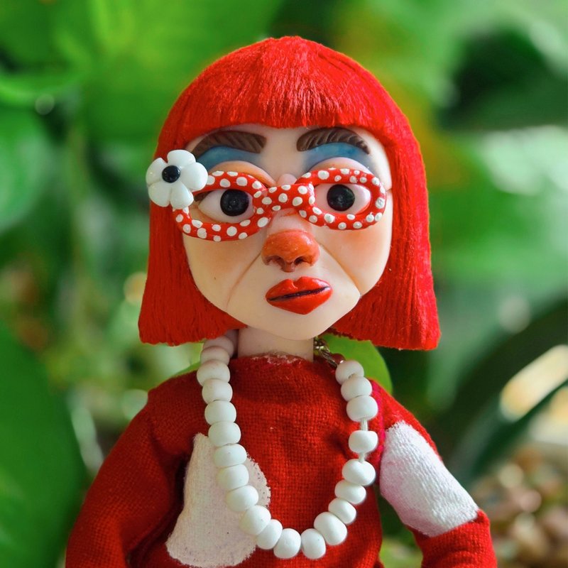 ตุ๊กตา Yayoi Kusama แฮนด์เมด ศิลปินผู้หลงใหลในลวดลายจุด  แรงบันดาลใจจากโลกแฟนตาซ - ตุ๊กตา - วัสดุอื่นๆ หลากหลายสี