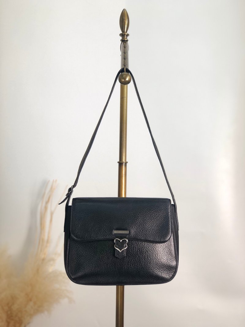 【 日本直送　名牌中古包 】Yves Saint Laurent  ショルダーバッグ ブラック ロゴ レザー ハート フロントバックル オールド jxi8m5 - 側背包/斜背包 - 真皮 黑色