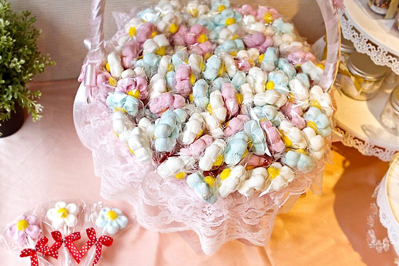 Italian big flower shape cotton candy X100 + large basket x1 | - Snacks - Fresh Ingredients Multicolor