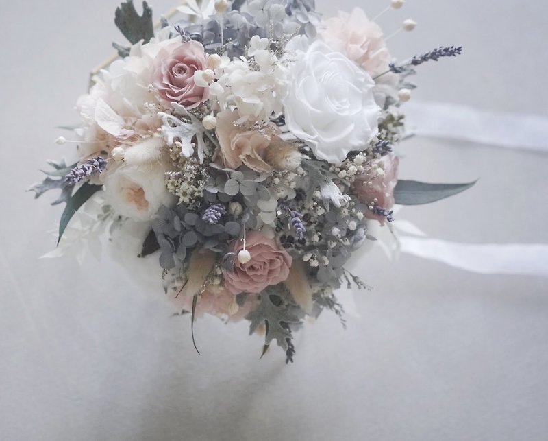 Proposal bouquet, retro gradient pink, rose hydrangea, eternal flower, no withered flower, overseas wedding bouquet - ช่อดอกไม้แห้ง - พืช/ดอกไม้ สึชมพู