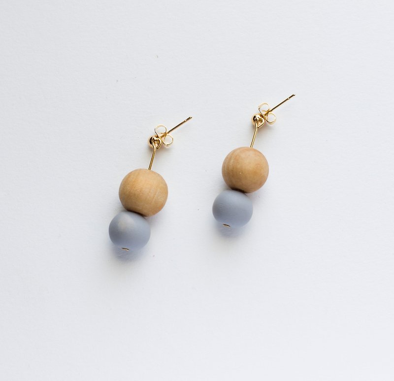 Hand made soft clay wood size two ball series wood and gray earrings gold-plated ear - ต่างหู - ดินเหนียว สีเทา