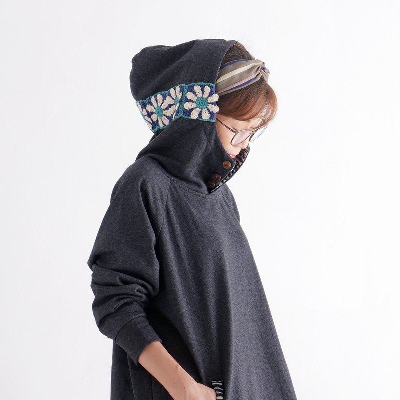 オフタートルネック・花クロシェ×ボーダーフード・裏地フリース・プルオーバー・パーカー・チャコールグレー・d-tp507 - トップス - コットン・麻 グレー